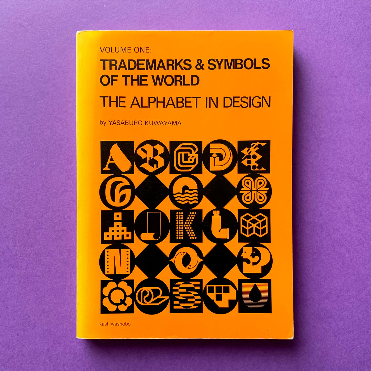 TRADE MARKS & SYMBOLS Volume 1 桑山弥三郎 Trade Marks & Symbols, Volumes 1 & 2: Kuwayama, Yasaburo