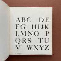 Letterforms: 110 Complete Alphabets (Frederick Lambert)